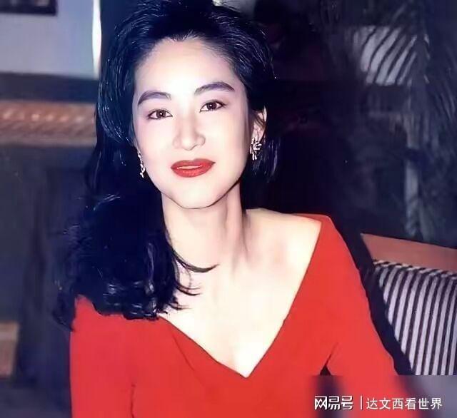 壹号娱乐网页版-林青霞亲口爆料:当年我全裸给他看,他却吓得扭头就跑!